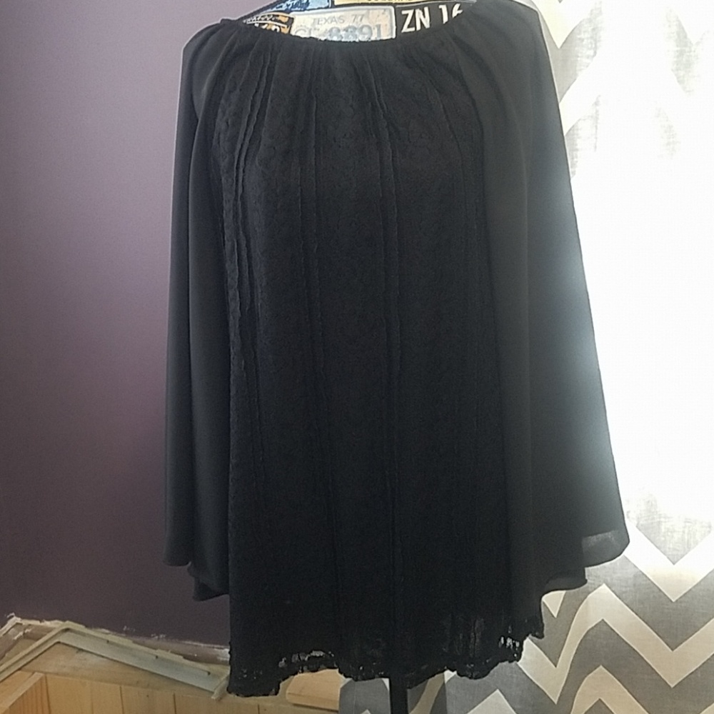 NWT Chiffon Sleeve Lace Top